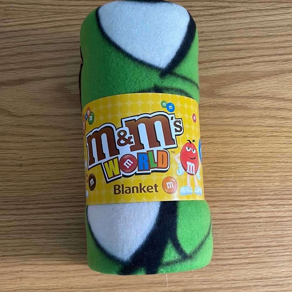 m&m’s World Blanket NEW